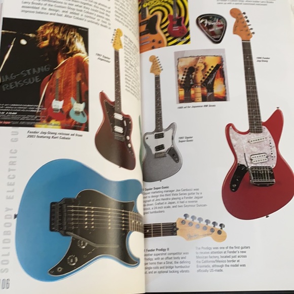 NWOT The Ultimate Guitar Sourcebook by Tony Bacon Hardcover - Picture 16 of 16